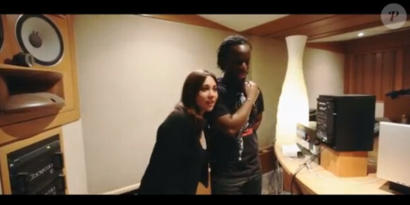 Leslie a dévoilé en août 2012 un remix avec Youssoupha de son single Des mots invincibles, premier extrait de son album Les enfants de l'orage à paraître en octobre.