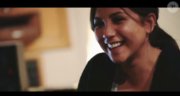 Leslie a dévoilé en août 2012 un remix avec Youssoupha de son single Des mots invincibles, premier extrait de son album Les enfants de l'orage à paraître en octobre.