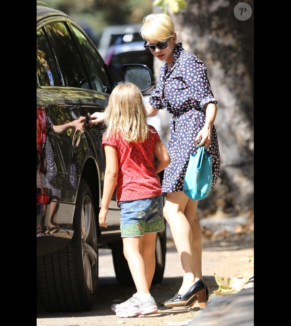Michelle Williams et sa fille Matilda en balade à Los Angeles le 23 août 2012