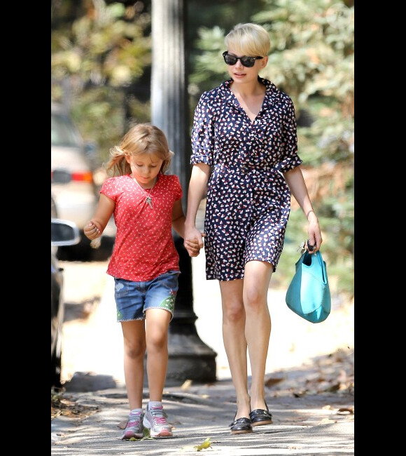 Michelle Williams et sa fille Matilda en balade à Los Angeles le 23 août 2012