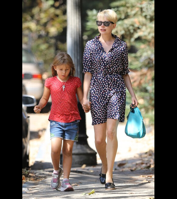 Michelle Williams et sa fille Matilda en balade à Los Angeles le 23 août 2012