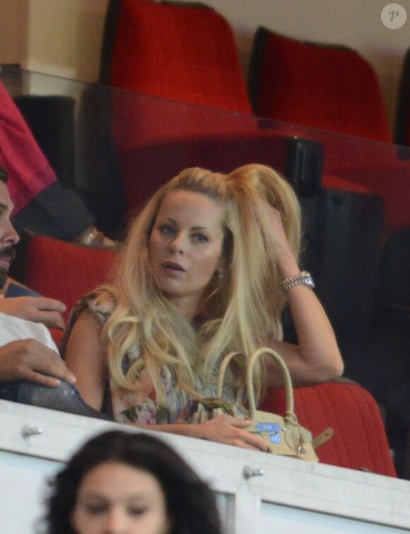 Helena Seger, femme de Zlatan Ibrahimovic et ses enfants Maximilian et Vincent lors du match du PSG contre Bordeaux au Parc des Princes à Paris le 26 août 2012