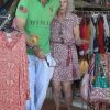 La duchesse d'Albe et son mari Alfonso en shopping à Ibiza le 26 août 2012