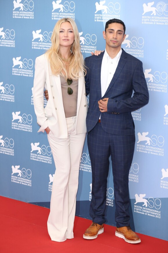 Kate Hudson et Riz Ahmed lors du photocall du film qui fait l'ouverture de la Mostra de Venise, The Reluctant Fundamentalist (L'Intégriste malgré lui) le 29 août 2012