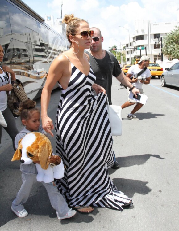 Jennifer Lopez et sa fille Emme à Miami, le 30 août 2012.