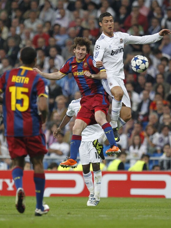 Lionel Messi et Cristiano Ronaldo lors du match Real Madrid - FC Barcelone le 27 avril 2011
