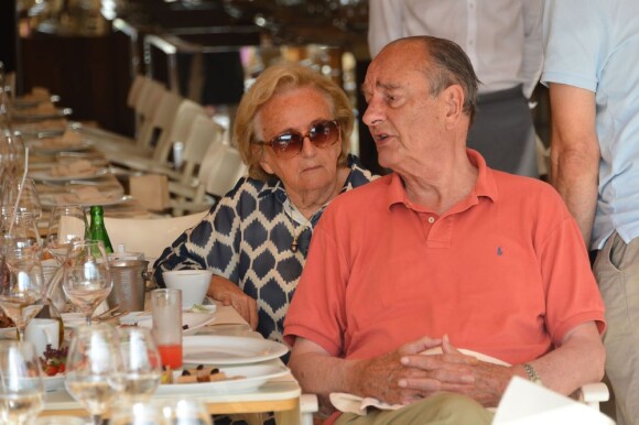 Bernadette et Jacques Chirac en vacances à Saint-Tropez, le 12 août 2012.