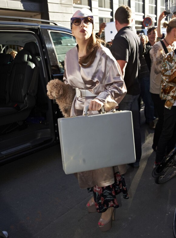 Exclu : Lady Gaga quitte son hôtel de Copenhague, le 3 septembre 2012.