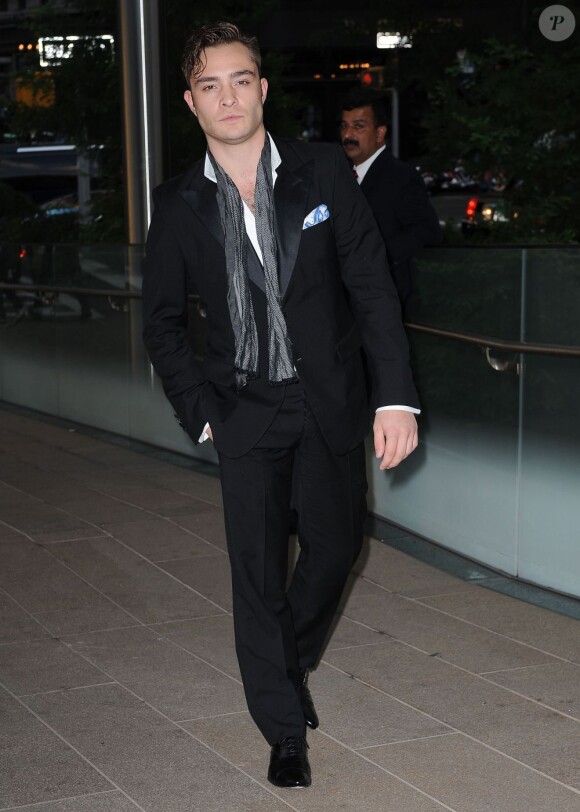 Ed Westwick, élégant et décontracté à son arrivée au Lincoln Center pour les Style Awards 2012. New York, le 5 septembre 2012.