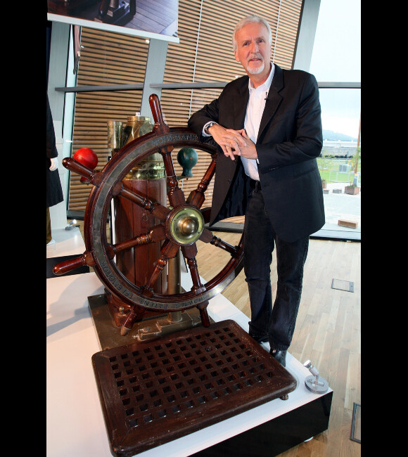 James Cameron visite le musée consacré au Titanic à Belfast, Irlande du Nord. Le 7 juillet 2012.
