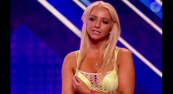 Lorna Bliss sur le plateau de la version britannique de X Factor.