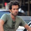 Romain Duris tourne les premières scènes de Casse-tête chinois de Cédric Klapisch, à New York le 11 septembre. Le film raconte la suite des aventures de Xavier après L'Auberge espagnole (2002) et Les Poupées russes (2004).