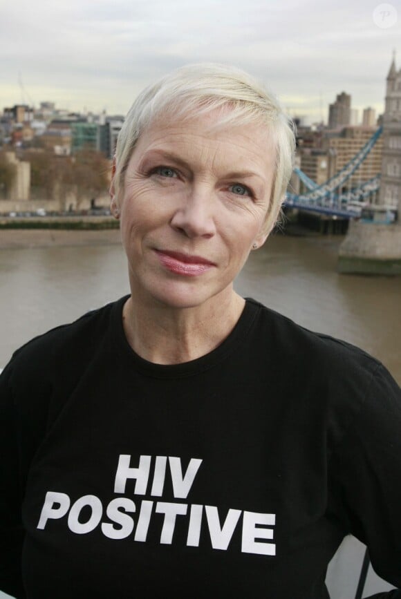 Personnalité engagée, Annie Lennox oeuvre dans la lutte contre le sida