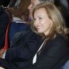 La première dame Valérie Trierweiler à la vente aux enchères organisée au Palais d'Iéna au profit de France Libertés - Fondation Danielle Mitterrand, à Paris, le 20 septembre 2012.