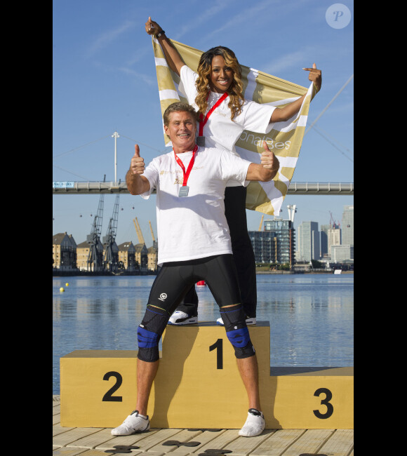 Alexandra Burke et David Hasselhoff participent au Virgin Active Triathlon, à Londres, le samedi 22 septembre 2012.