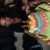Thomas (Secret Story 6) découvre son gâteau, le samedi 22 septembre 2012 au Loft Metropolis, à Rungis, près de Paris.