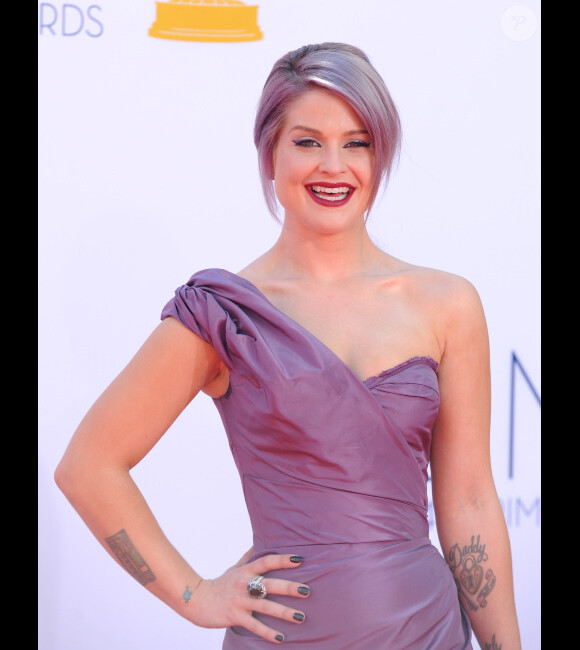 Kelly Osbourne, souriante, lors de la 64e cérémonie des Emmy Awards, à Los Angeles, le 23 septembre 2012