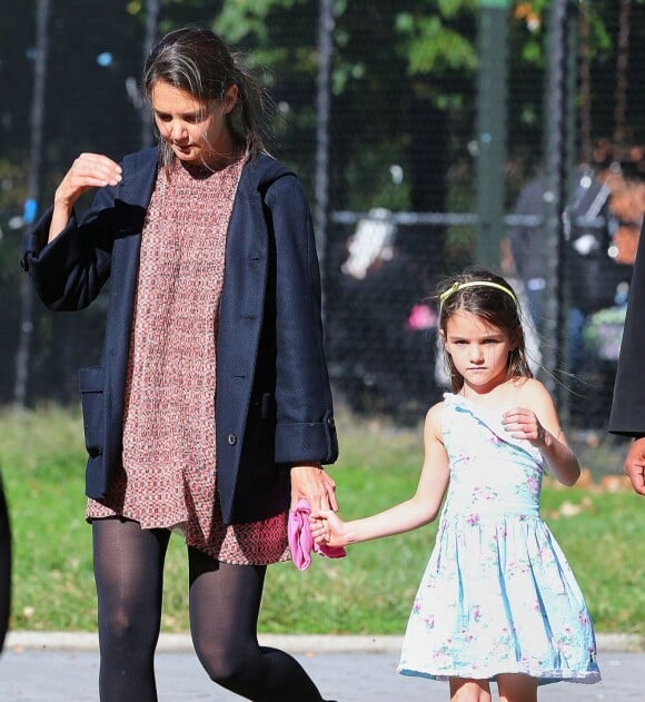 Katie Holmes et Suri Cruise ont passé un doux moment dans un parc de Brooklyn, à New York le 24 septembre 2012.