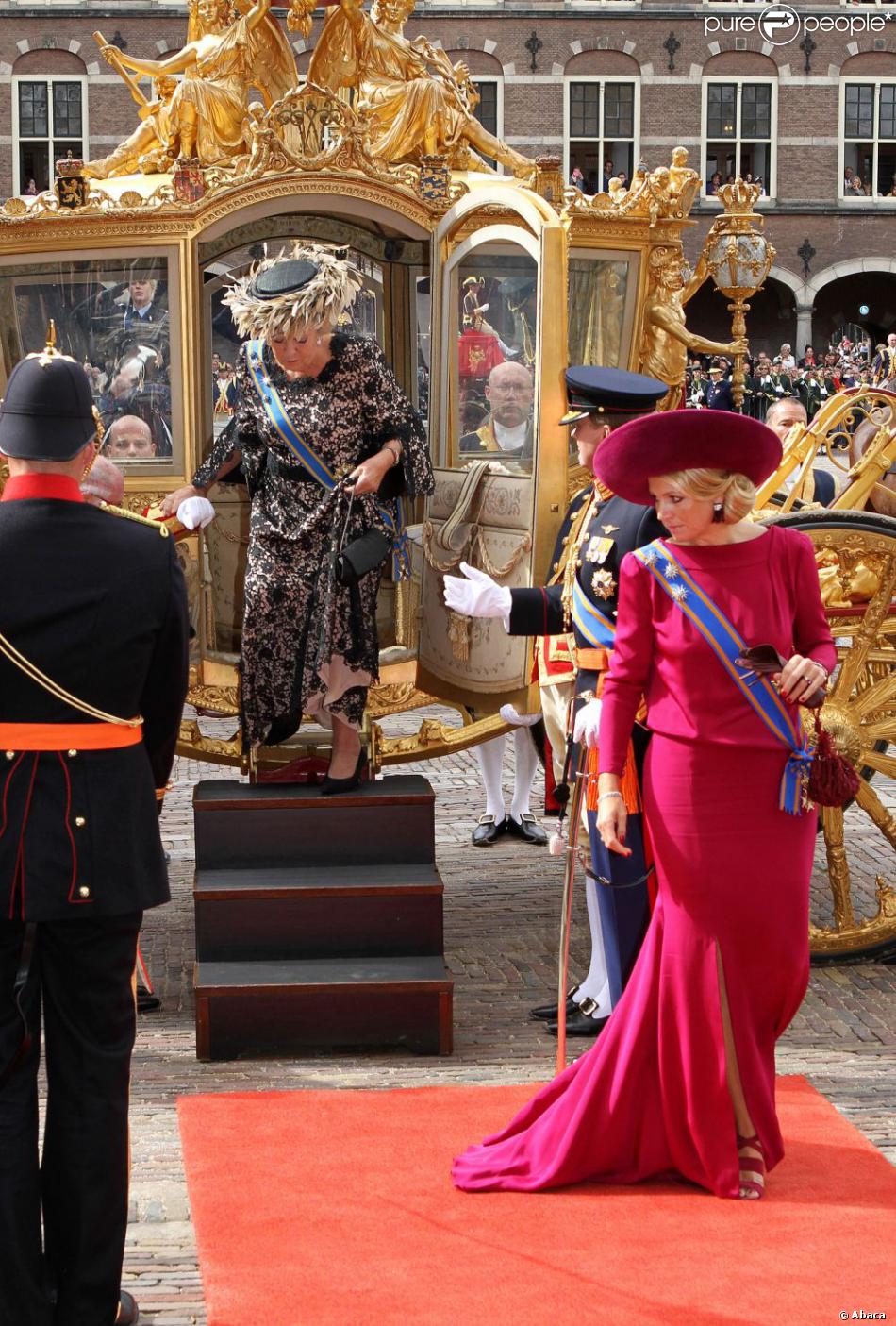 L Arrivée De La Reine Beatrix Au Binnenhof La Famille Royale Des