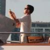 Leonardo DiCaprio tourne une scène de The Wolf of Wall Street sur un yacht avec Kyle Chandler, le 24 septembre 2012 à New York.