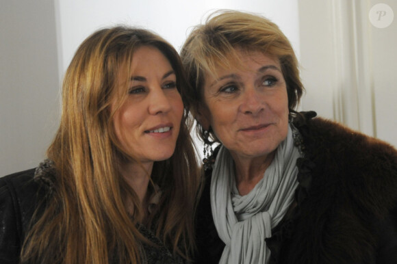 Mathilde Seigner et Véronique Vasseur sur le tournage de Médecin-chef à la prison de la Santé, en octobre 2011 - Diffusion du téléfilm le 17 octobre 2012 sur France 2