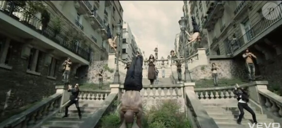 Robin des Bois - Ne renoncez jamais, image clip Un monde à changer, par Nyco Lilliu, premier extrait du spectacle musical.