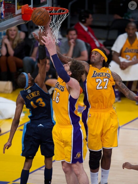Jordan Hill (numéro 27), le 1er mai 2012 au Staples Center de Los Angeles lors du match des Lakers face au Jazz de Utah