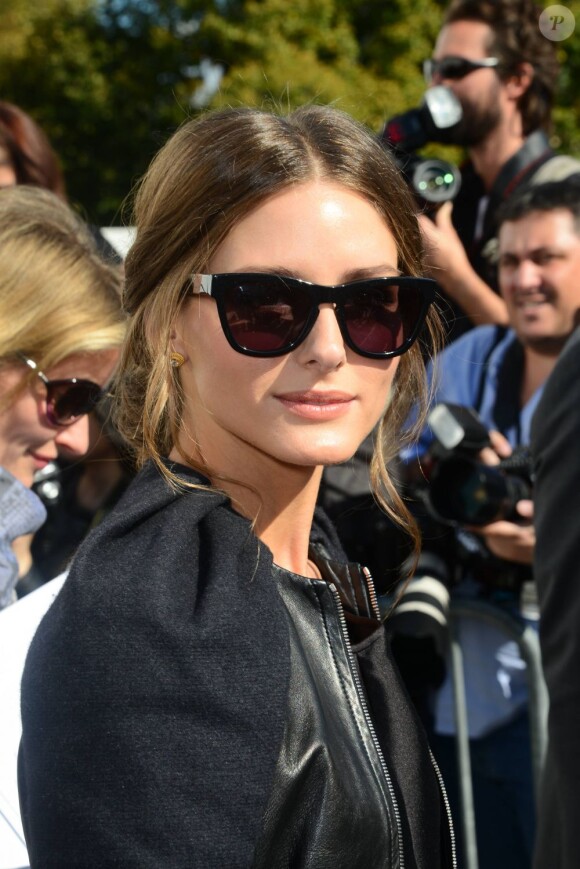 Olivia Palermo quitte l'Hôtel National des Invalides après avoir assisté au défilé prêt-à-porter Christian Dior printemps-été 2013. Paris, le 28 septembre 2012.