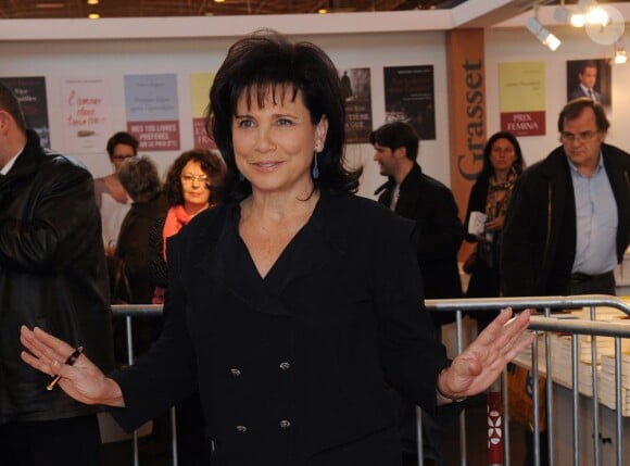 Anne Sinclair au salon du livre de Paris le 17 mars 2012.