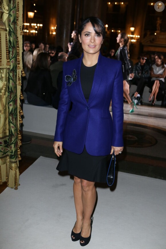 Salma Hayek assiste au défilé Stella McCartney printemps-été 2013 à l'Opéra Garnier. Paris, le 1er octobre 2012.