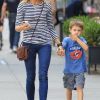 Sheryl Crow avec son fils Wyatt à New York en septembre 2012