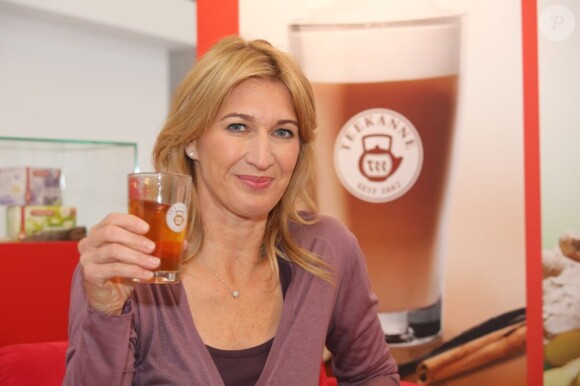 Steffi Graf lors de l'ouverture d'un Teekanne Tea Lounge à Cologne le 1er octobre 2012
