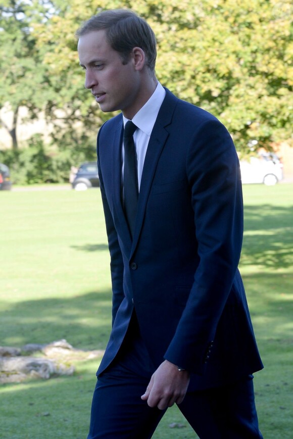 Le prince William le 10 octobre 2012 aux obsèques de son ancienne nounou, Olga Powell, au cimetière de Parndon Wood, à Harlow, dans l'Essex (nord-est de Londres).