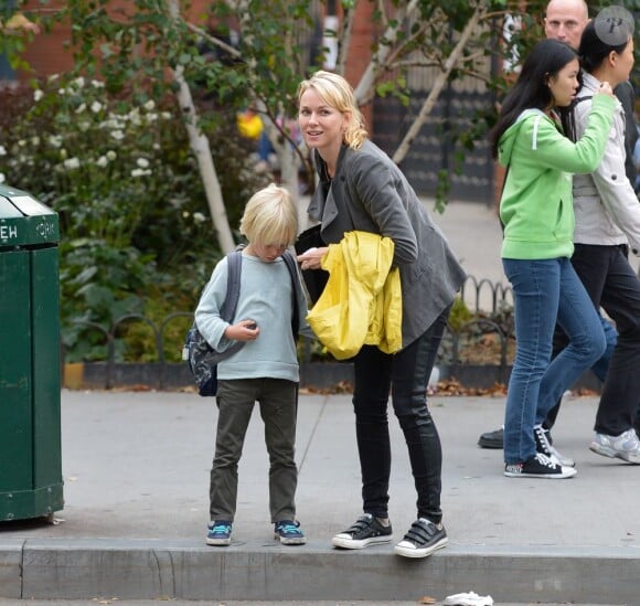 Naomi Watts et son fils Alexander. New York, le 11 octobre 2012.