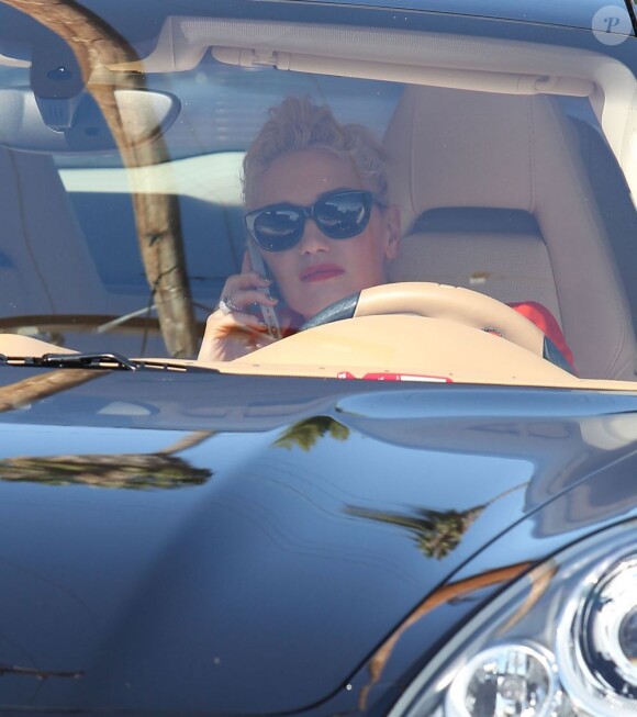 Gwen Stefani, une amman toujours stylée. Studio City, Los Angeles, le 13 octobre 2012.