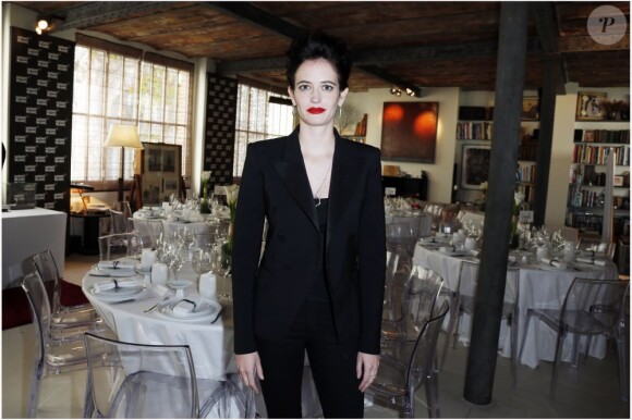 Eva Green tout en noir au déjeuner Montblanc pour la présentation de la collection L'Aubrac à Paris le 16 octobre 2012.