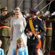 Sortant de la cathédrale Notre-Dame de Luxembourg, le prince Guillaume et Stéphanie de Lannoy qui viennent de se marier, le 20 octobre 2012.