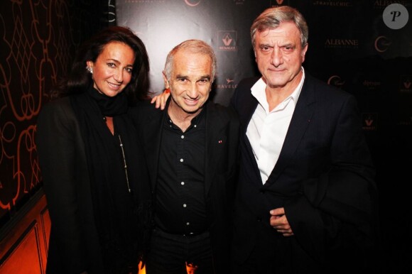 Katia Toledano, Alain Terzian et Sidney Toledano lors de la soirée A Club organisée par Albane Cleret chez Castel à Paris le 18 octobre 2012