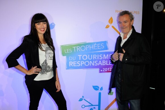 Nolwenn Leroy accompagnée par le chef étoilé Alain Passard lors des 6es Trophées du Tourisme Responsable à Sèvres le 25 octobre 2012.