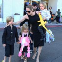 Angelina Jolie : Shopping d'Halloween avec ses enfants Shiloh, Knox et Vivienne