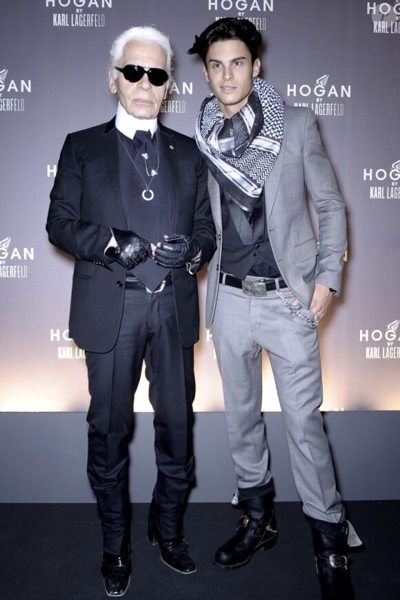 Karl Lagerfeld et Baptiste Giabiconi à Paris le 2 octobre 2010.