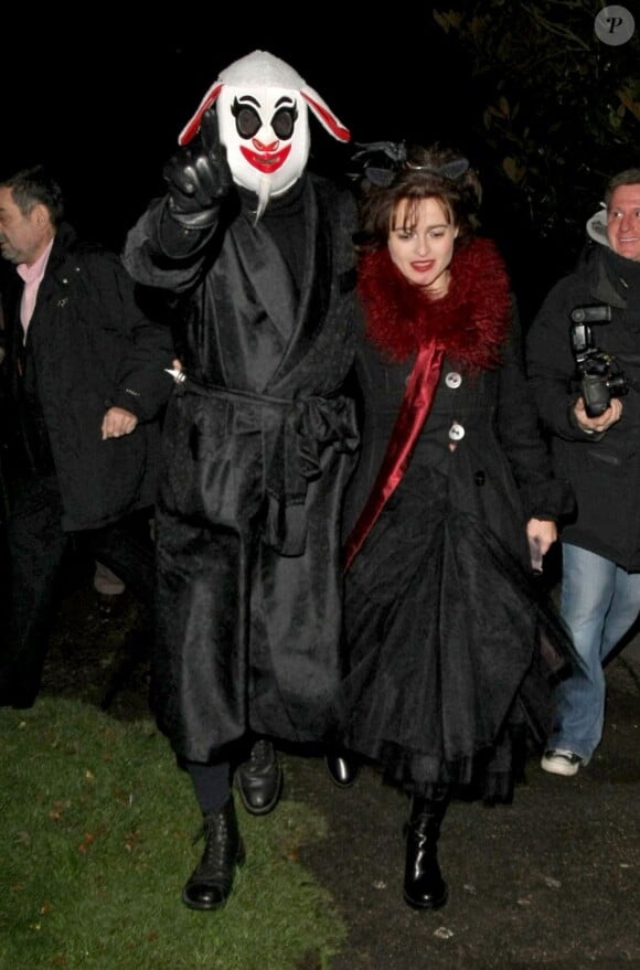 Tim Burton et Helena Bonham Carter à la soirée Halloween de Jonathan Ross à Londres, le 31 octobre 2012.