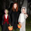 Marcia Cross a fêté Halloween avec Eden et Savannah déguisées à Brentwood, le 31 octobre 2012