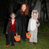 Marcia Cross a fêté dignement Halloween avec Eden et Savannah à Brentwood, le 31 octobre 2012