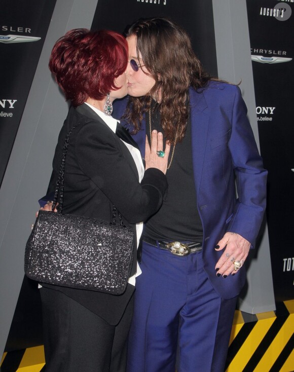 Ozzy Osbourne et sa femme Sharon Osbourne à la première de Total Recall à Los Angeles le 1er août 2012.