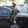 Kim Kardashian est fière de ses formes et se balade en tenue moulante pour aller au sport avec son meilleur ami. Le 5 novembre 2012