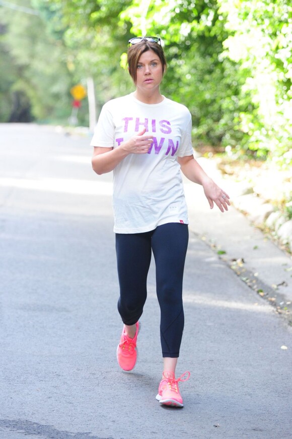 Exclusif - Tiffani Thiessen fait un jogging sous le soleil de Los Angeles. Le 5 novembre 2012.