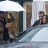 L'actrice Madalina Ghenea et l'acteur Gerard Butler s'embrassent sous la pluie dans le sud de la France où la jeune femme tourne actuellement Dom Hemingway. Photo prise le 23 octobre 2012.