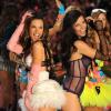 Alessandra Ambrosio et Adriana Lima lors du défilé Victoria's Secret à New York, le 9 novembre 2011.