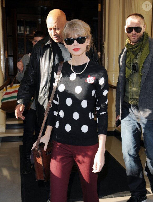 Taylor Swift quitte Londres le 7 novembre 2012.